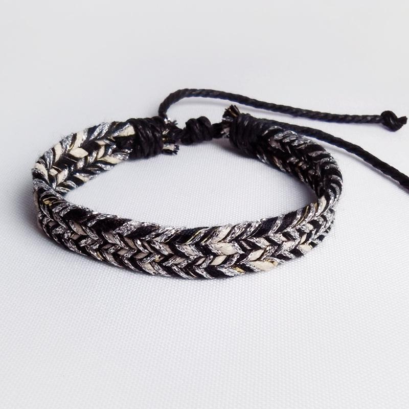 Handgefertigtes fünf-farbiges gewebtes Armband: Original japanisches trendiges Modeaccessoire