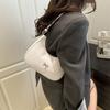 Sac axillaire petit sac femme printemps et été nouvelle mode polyvalent sac bandoulière messenger design de niche sac croissant