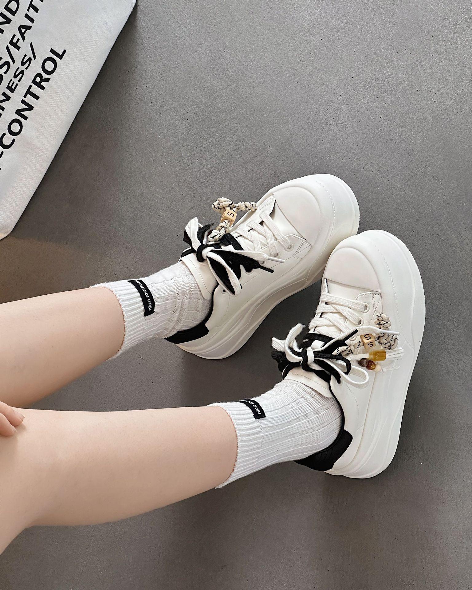 

2025 autumn new lightweight thick-soled heightening little white shoes women s leather versatile fashion fringed casual sports shoes 35