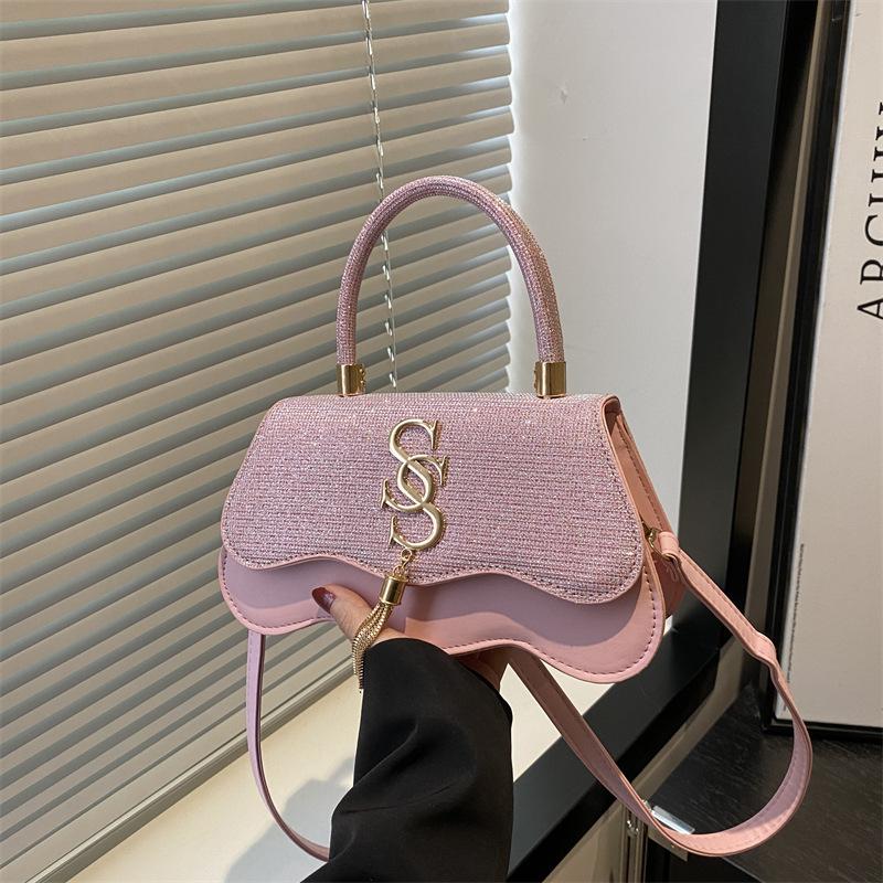 Trend Retro Design Sense Spring New Fashion Popular Shoulder Messenger Bag Texture Portable Small Square Bag Women