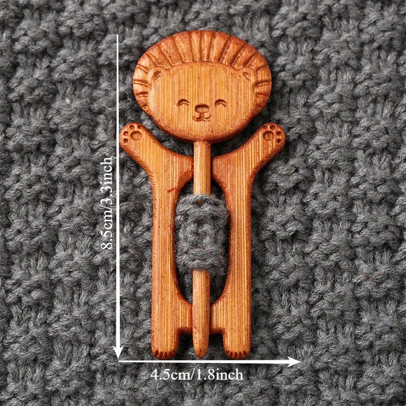 1PC Cute Cat Winter Sweater Scarf Fixed Buckle - Wooden Brooch Cat Decorative Fixed Buckle.