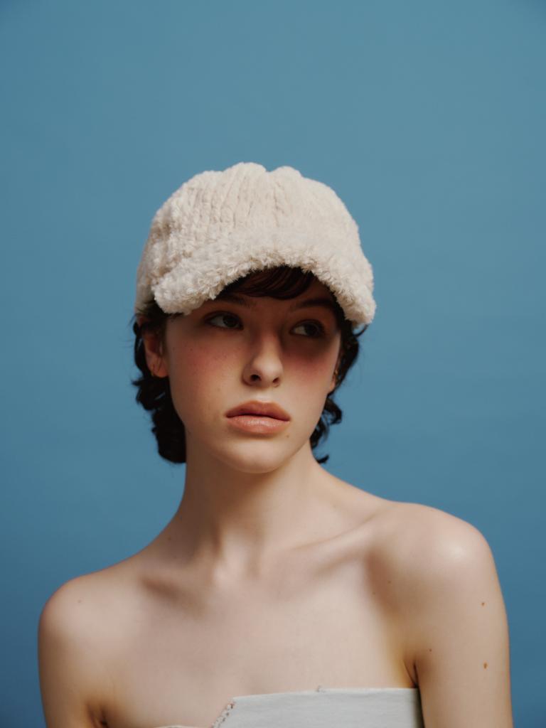 Poejidam [Life Portrait] Braid Fur Ball Cap In Beige