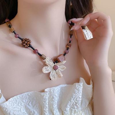 Chinesische Retro-Blumen-Holzperlenkette - Ethnische Schlüsselbein-Kette