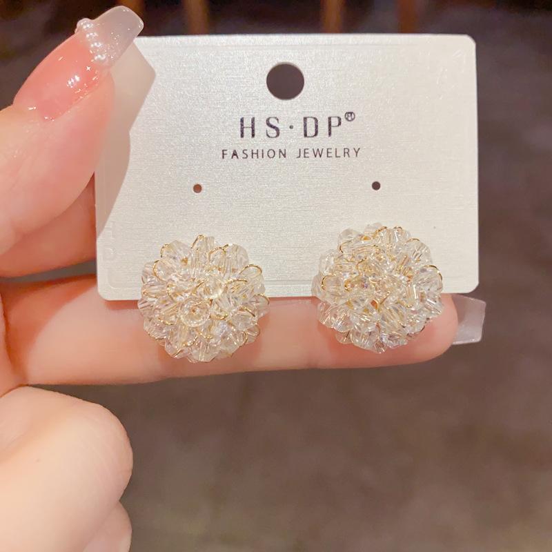 Fashionable Versatile Personalized Light Luxury Retro Flower Earrings 1 pair