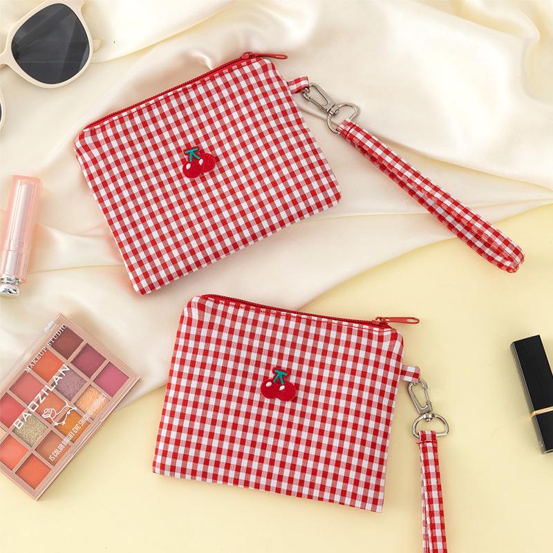 Cherry Plaid Large-Capacity Makeup Bag - Portable Cosmetic Organizer