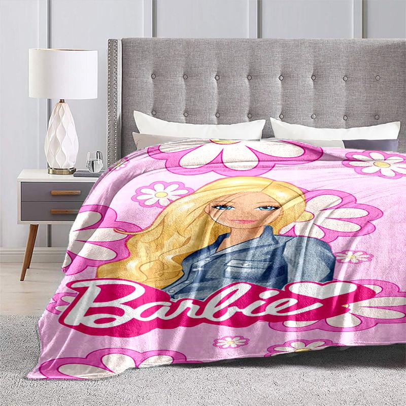 1 stuks Barbie Bloemig Roze Achtergrond Cartoon Deken, Draagbare Plaid voor Reizen & Kamperen, Gezellige Deken voor Alle Seizoenen, Ideaal Cadeau