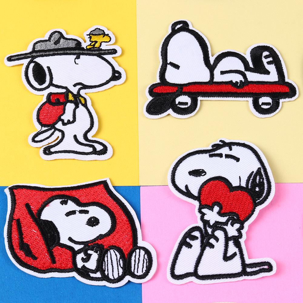 Toppa Ricamata Adesiva Cucciolo Cartone Animato Carino Nubi per Borse Decorative Fai da Te