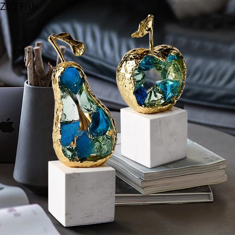 Vergoldete Äpfel/Birnen Statue Schreibtischdekoration Ornamente Moderne Handwerkskunst Marmorsockel Goldene Frucht Skulptur Raumästhetik Dekor