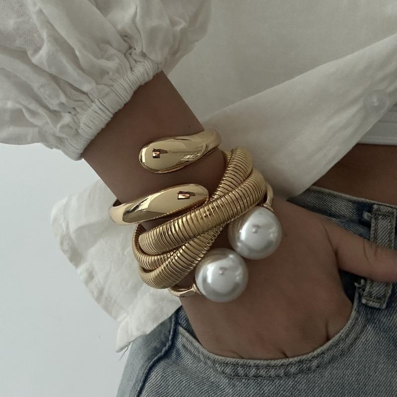 Fashion Trend Open Bracelet, Metal Texture Pearl Design Bracelet Set