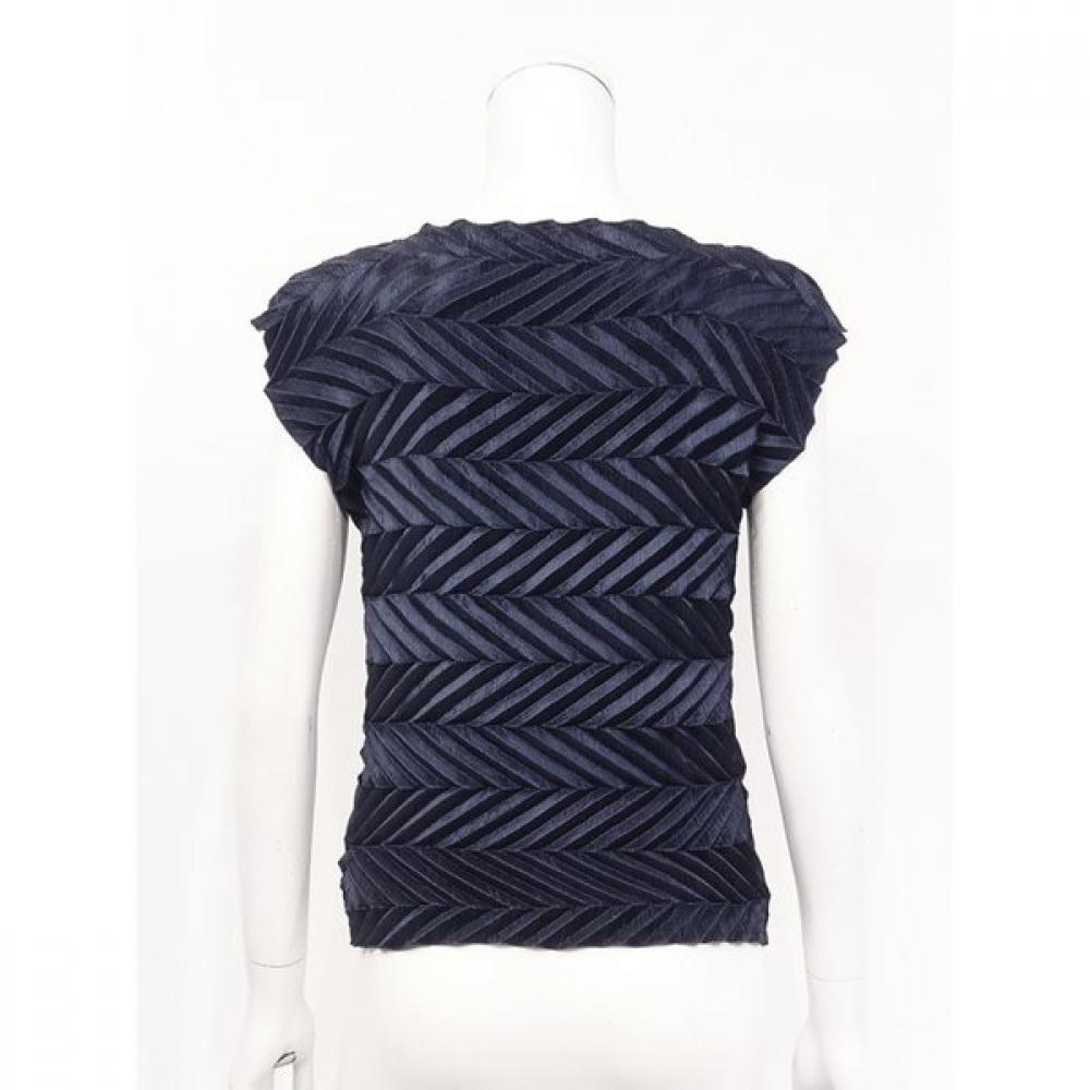 Specchio Boat Neck Sleeveless Tee Zigzag Pleated 441 158