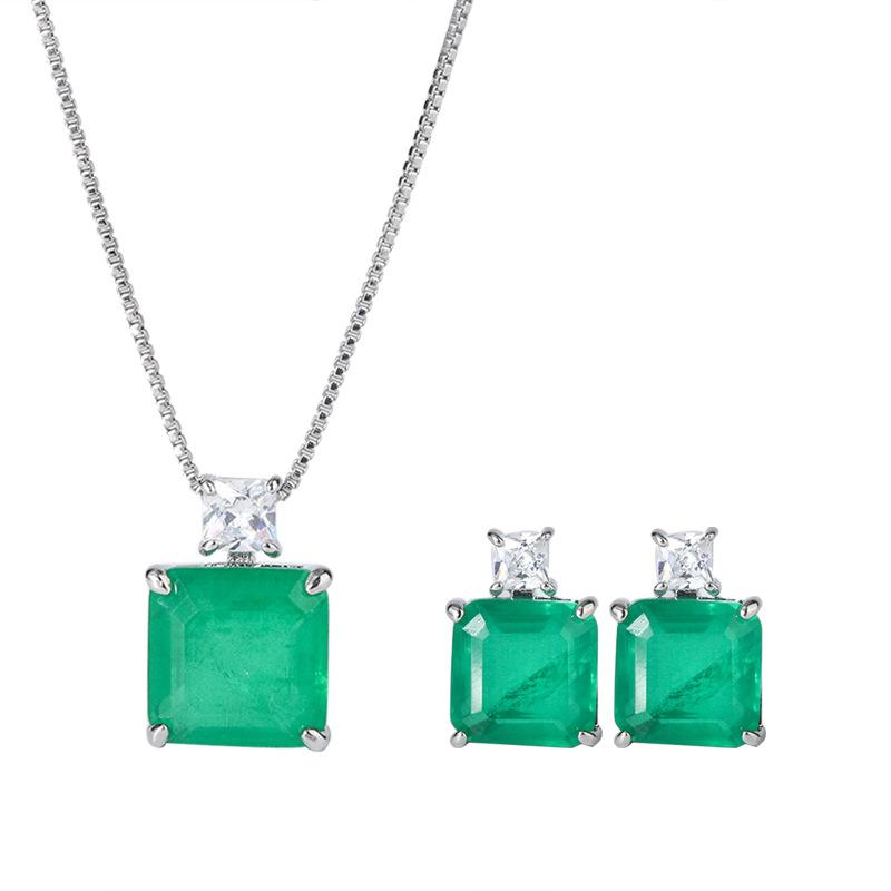 Jewelry Direct Sales Color Treasure Inlaid Simulation Emerald Pendant Retro Women'S Elegant Necklace