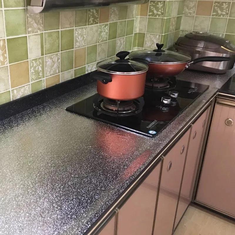 Autocolant de Bucătărie Rezistent la Ulei, Rezistent la Căldură, Tapet Autoadeziv, Folie de Aluminiu Impermeabilă pentru Protecția Fundului Dulapului