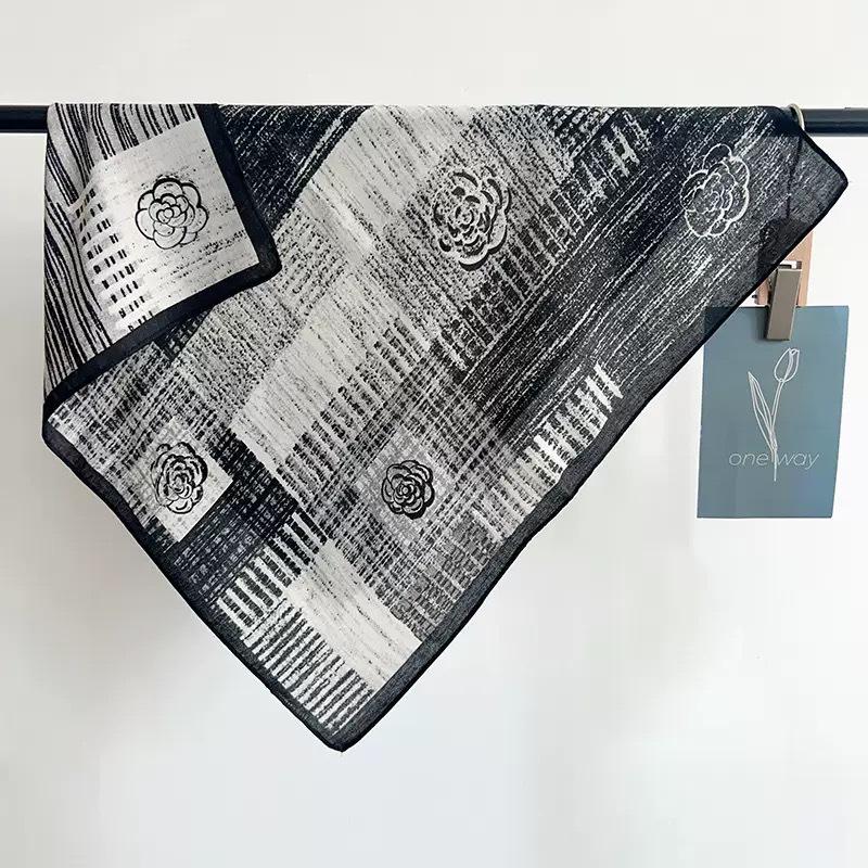 French Retro Rose Pattern Silk Scarf - Spring/Summer Sun Protection, Versatile and Fashionable Accessory.