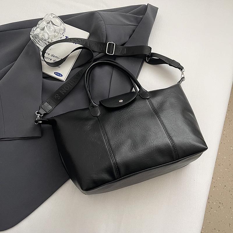 

Large capacity bag women s autumn and winter retro versatile new casual messenger bag portable commuter tote bag