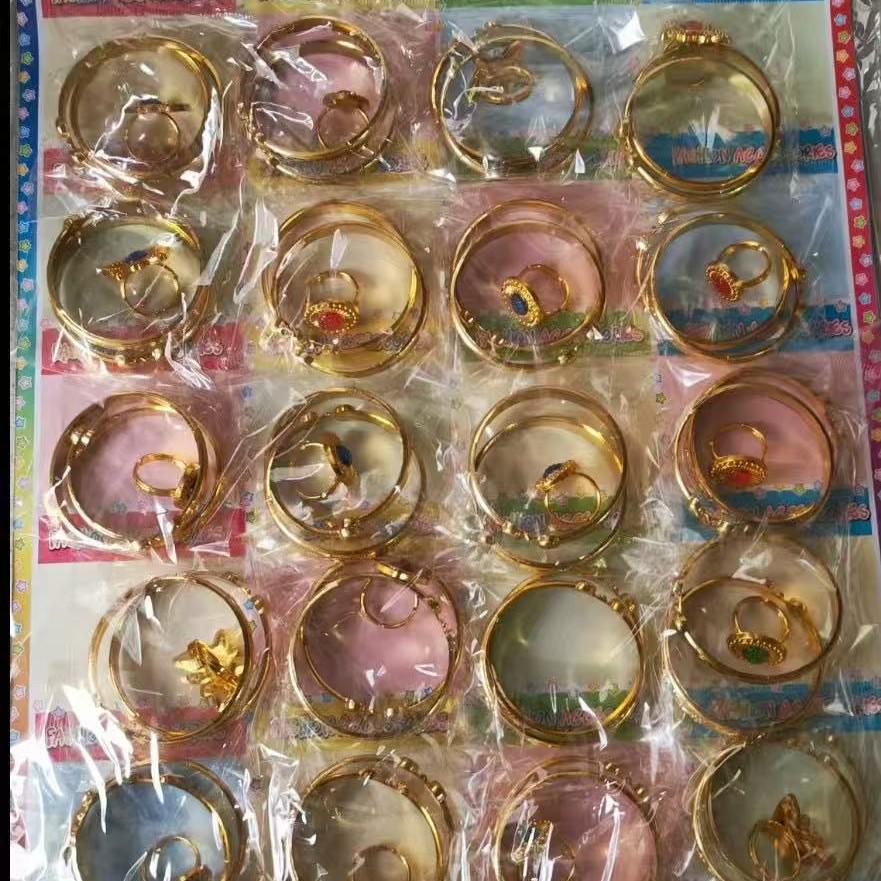 

Gold-Plated Decorative Plastic Ring for Kids (Set of 20) Regular