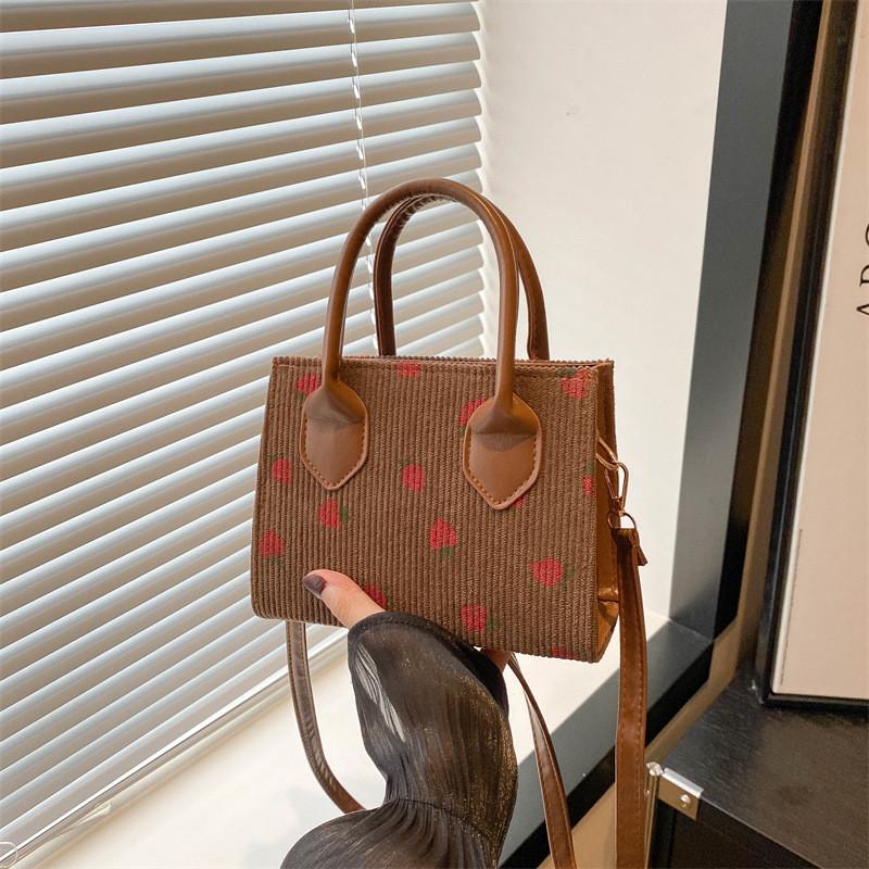 Stylish Vintage Casual Summer Crossbody Bag For Women With Chic Design And Luxurious Pu Material