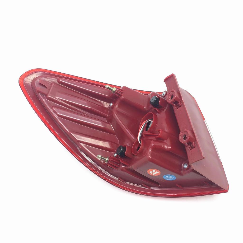 New Taillight Assembly for Dongfeng Fengshen S30 (2013-2014) - Includes Brake Light, Rear Headlight, and Reversing Light