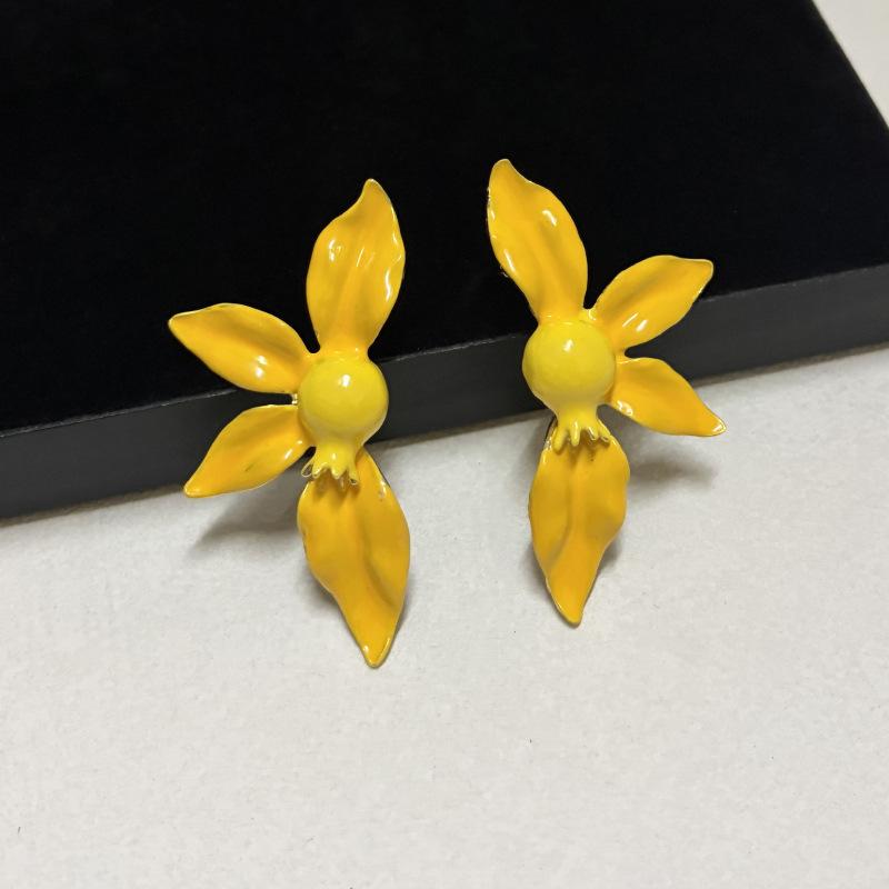 Exaggerated Metal Flower Shaped Earrings Trendy Women Jewelry