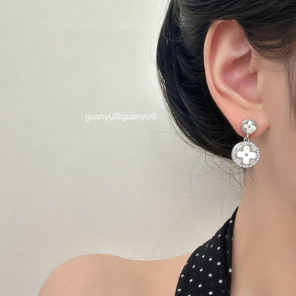 High-Quality Geometric Zircon Shell Stud Earrings: Elegant, Versatile Women's Fashion Jewelry