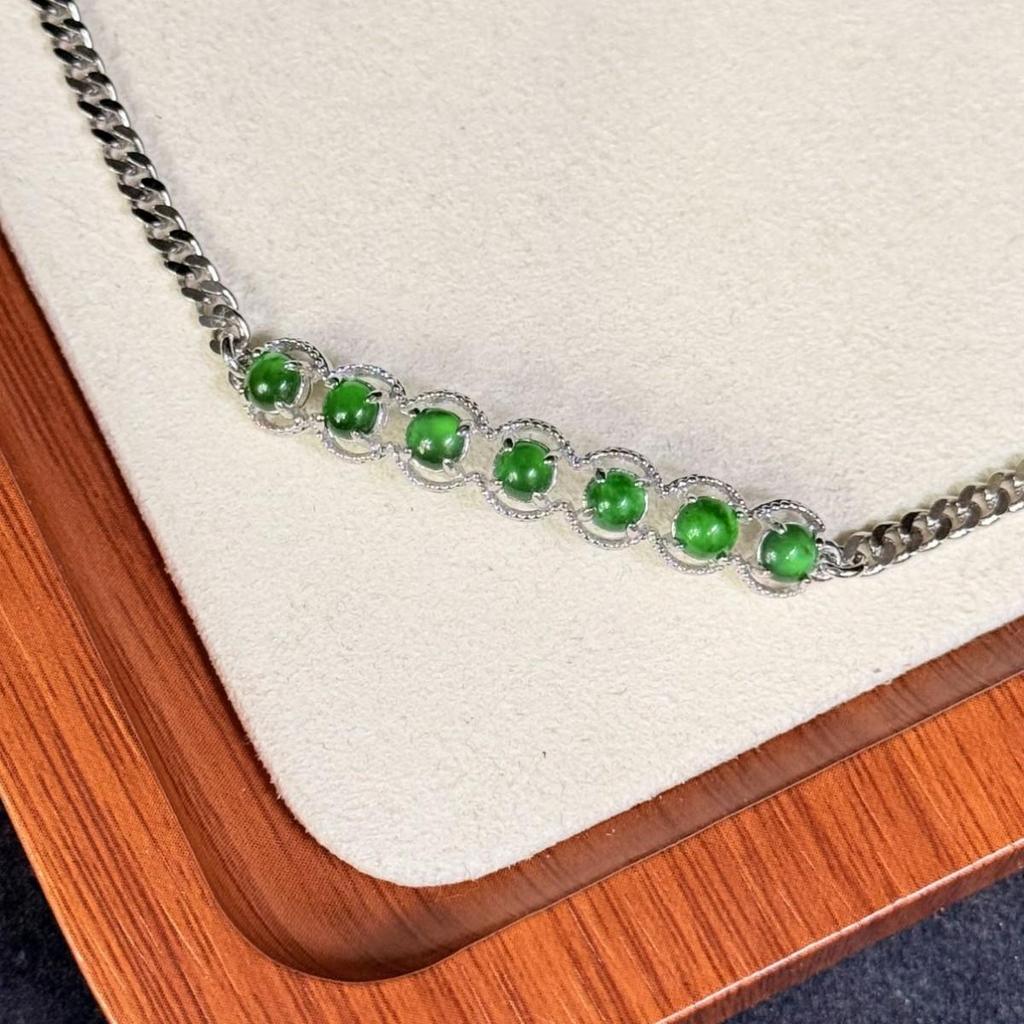Green Jade Egg-Shaped Bracelet - High-Quality, Light-Reflecting, Best-Selling Jewelry