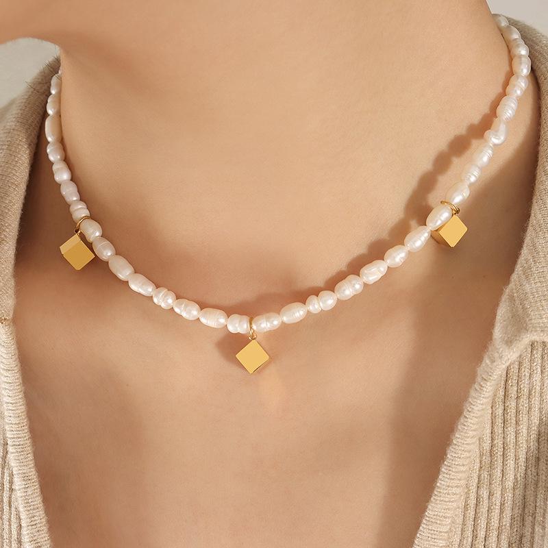 3D Square Pendant Freshwater Pearl Necklace - Autumn/Winter Trendy Niche Design