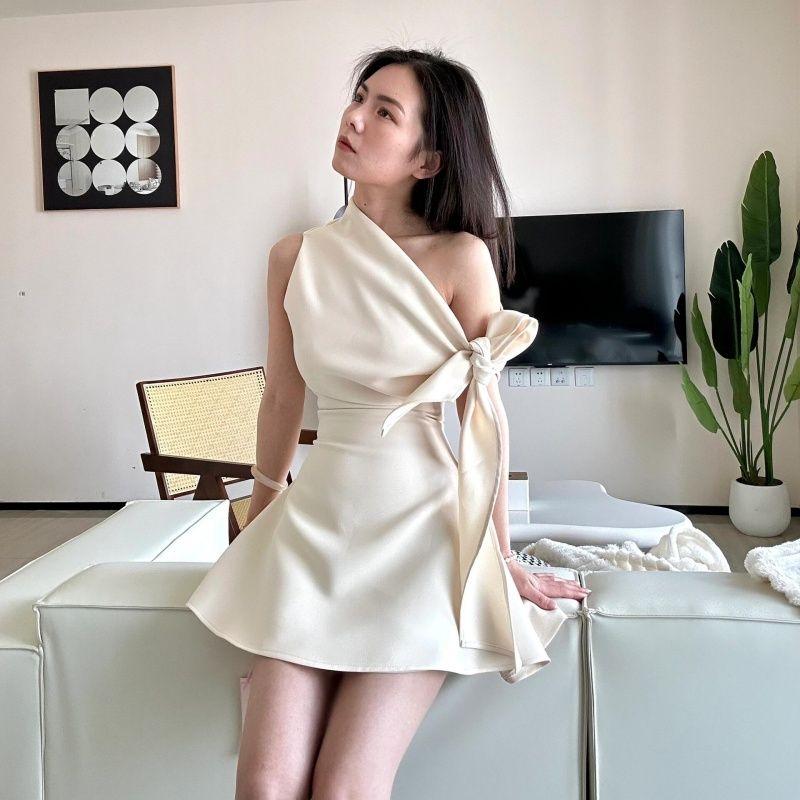 

Nalysa Niche Temperament French style off-Shoulder One-Shoulder Dress 2025 New Banquet Birthday Dress Short Skirt Apricot color XS