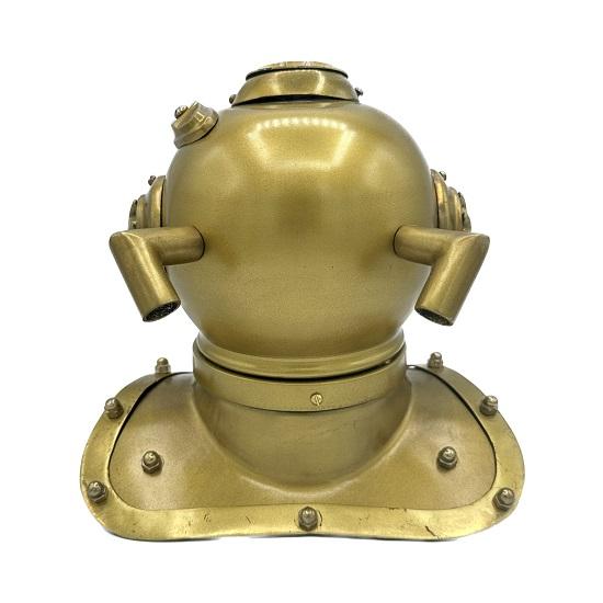 Tischuhren mit Taucherhelmen