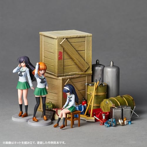 Kaiyodo ARTPLA Girls & Panzer Final Chapter Garage Set [B] 1/24 Scale Unpainted Plastic Model Kit
