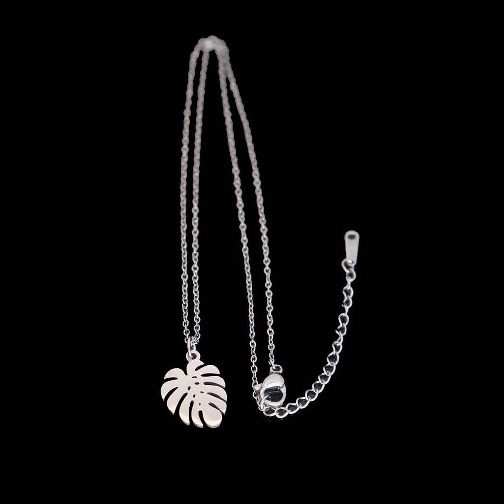 Trendy Stainless Steel Animal Leaf Pendant Necklace with Clavicle Chain