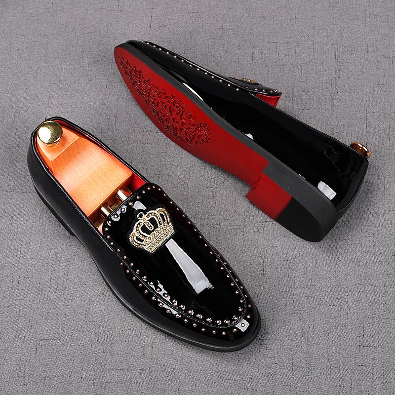 Herren Schwarze Nietenstickerei Lackleder Oxford Flats Freizeitschuhe Männlich Homecoming Hochzeitskleid Zapatillas Hombre