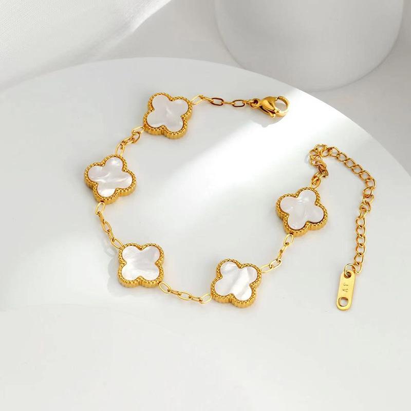 High-Quality Titanium Steel Four-Leaf Clover Bracelet Does Not Lose Color Female Light Luxury Senior Sense Bracelet Jewelry