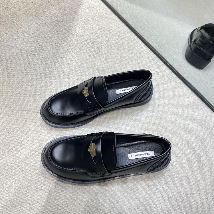 Fashion Womens Derby Shoes Black Flats British Style Casual Female Sneakers Ladies' Footwear Shallow Mouth Loafers With Fur Soft 2025