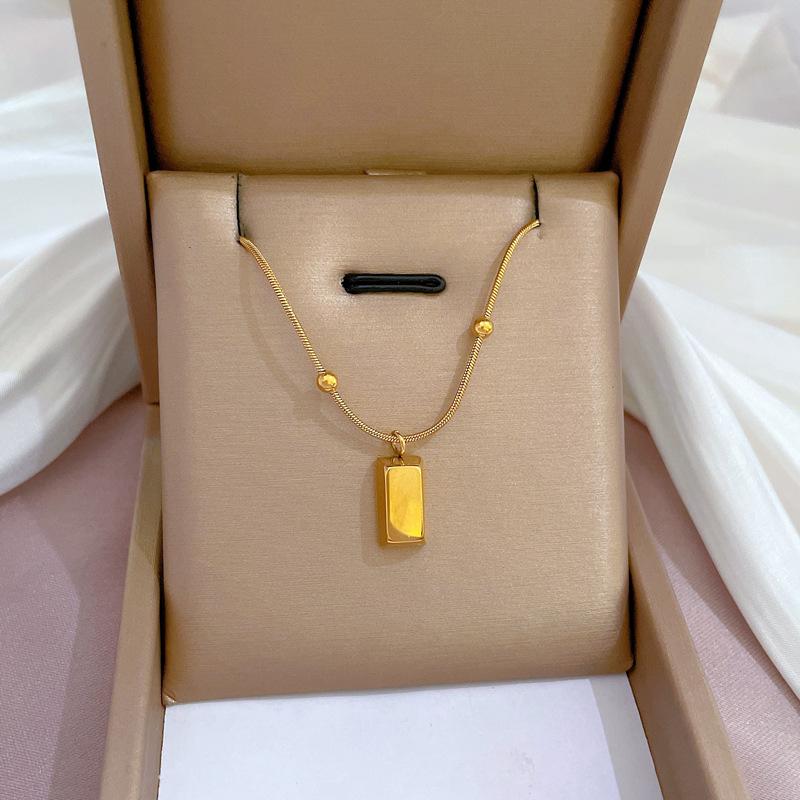 Fashion Retro Women's Necklace Temperament Micro Diamond Necklace Exquisite Collar Chain Accessories