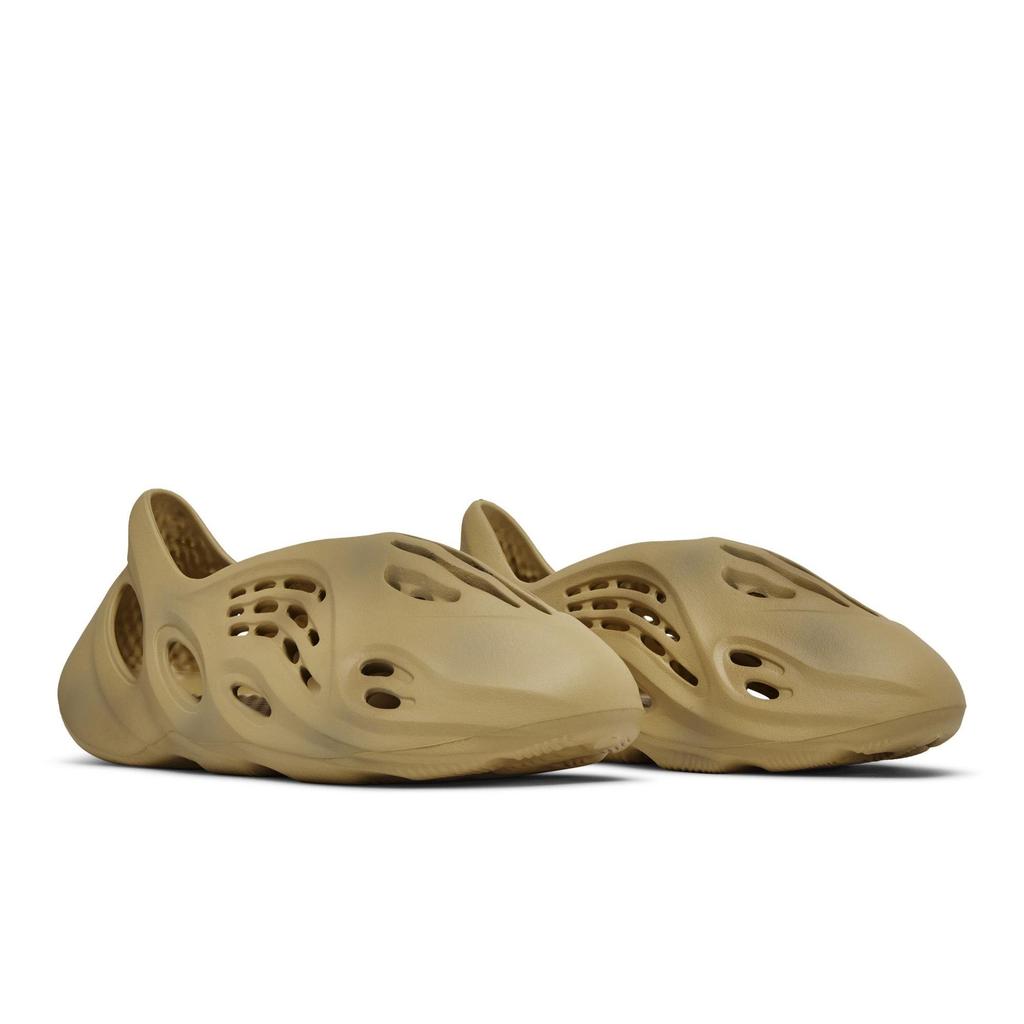 adidas Yeezy Foam Runner 'Desert Sand' (Unisex) Desert Sand / Desert Sand / Desert Sand Clogs GV6843