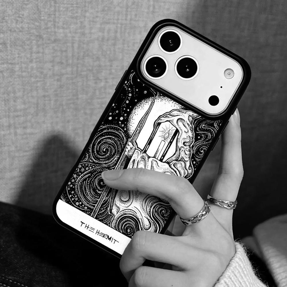 Capa Case for iPhone 17 Air 16 Pro Max 15 Plus 11 13 Mini 14 12 Back Phone Cover The Hermit Tarot Card