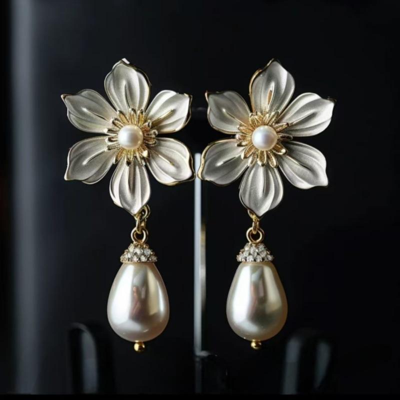 Vintage Round Inlaid White Imitation Pearl Earrings Geometric Creativity Gold Color Dangle Earrings for Women Jewelry