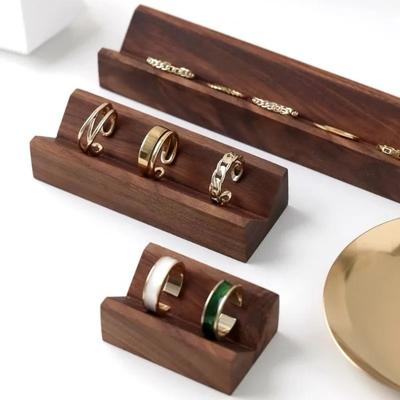 Massivholz Luxus Ringhalter Ringe Aufbewahrungsschlitz Schmuck Präsentationsständer Hintergrunddekoration Foto-Requisiten Kleine Ornamente Behälter Zubehör