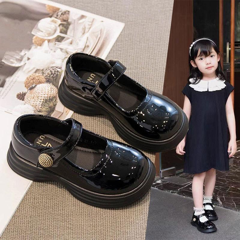 Girls' black leather shoes2026New spring and autumn collection: fashionable princess shoes for girls, children's and student styles, with a