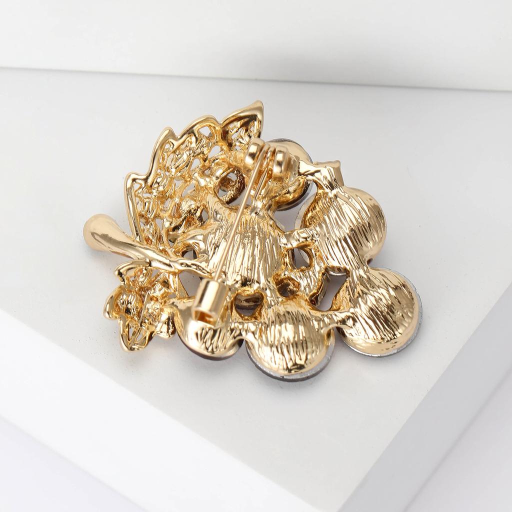 Fashion Rhinestone Grape Brooch Simple Vintage Fruit Styling Pin Women'S Dress Corsage Ornament