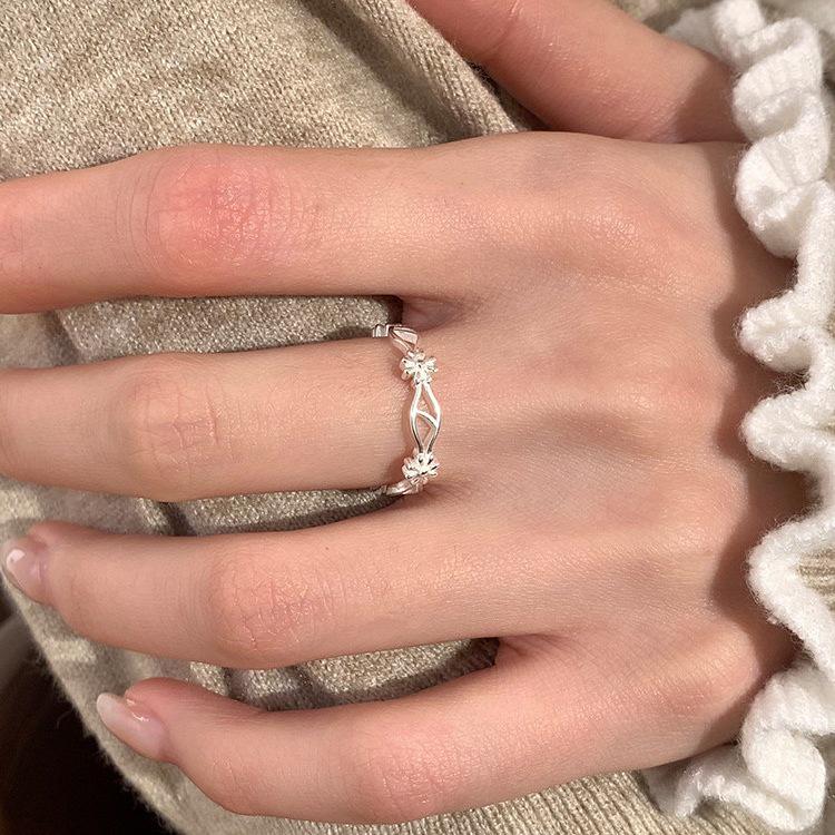 Chic Three-Dimensional Butterfly Stacking Ring for Women: Stylish, Versatile, Open-Style for Index Finger. Adjustable Open