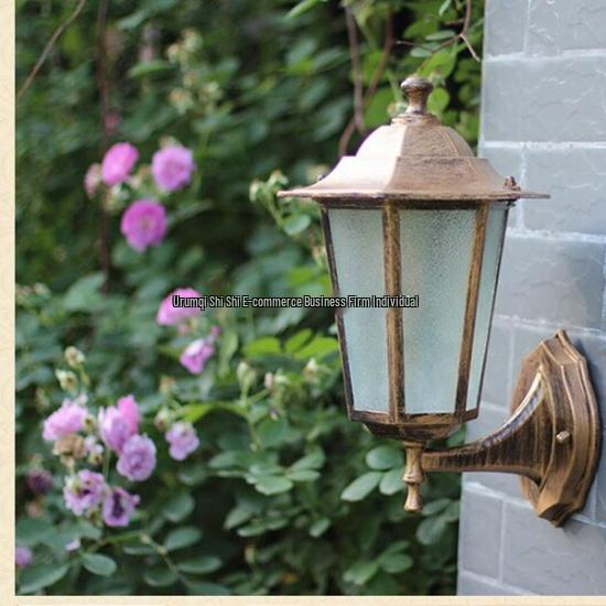 Europäische Retro Sechseckige Außenwandleuchte: Wasserdichte LED-Balkonleuchte in Antikbronze/Schwarz