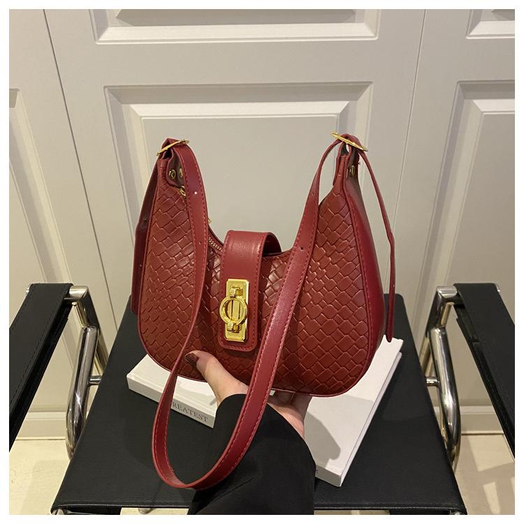 Solid color design straw pattern new spring and summer texture fashionable large capacity shoulder underarm crescent women's bag