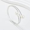 Elegantes Europäisches Brautarmband mit Glänzenden Strasssteinen & Perlen