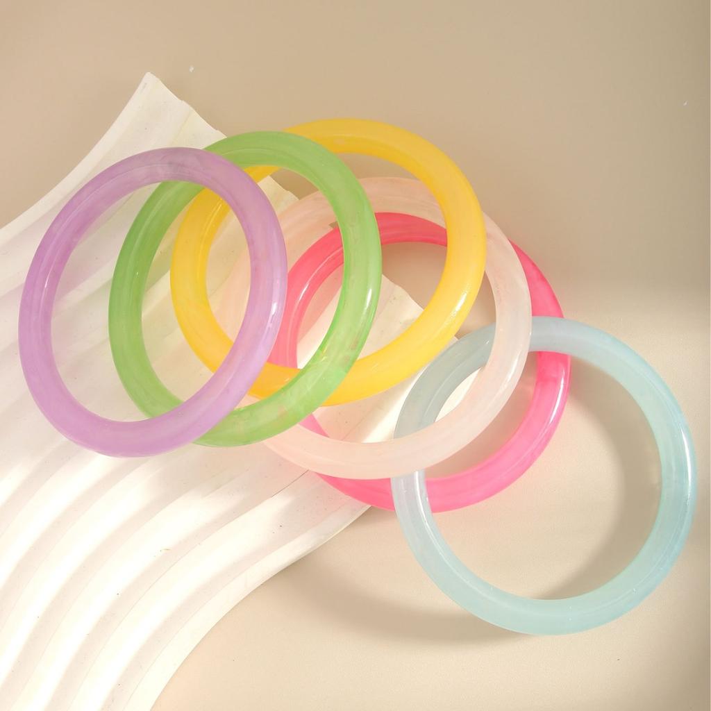 Fashionable Candy Color Acrylic Resin Chunky Bangles for Women Goth Geometric Charm Hand Bracelets Couple Jewelry