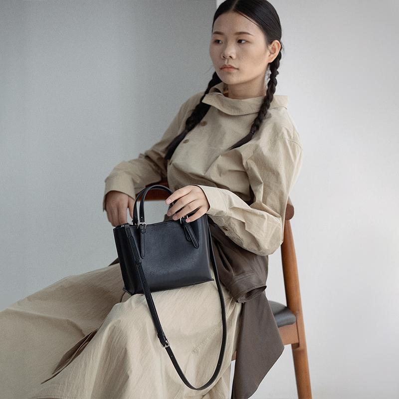 VENOF  Red Leather Handbag for Women - Crossbody, Full-Grain Leather, Single-Shoulder, Wedding Tote Bag