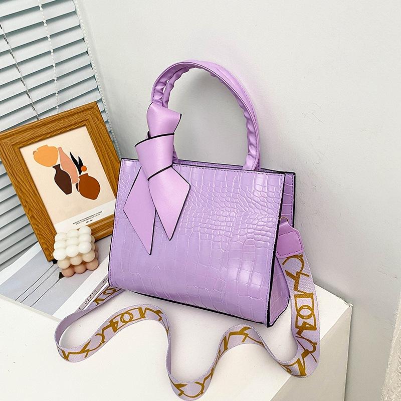 

Новая популярная женская сумка модная текстура трендовая сумка через плечо однотонная дикая большая емкость PU упаковка (20cm<Max Length<30cm)