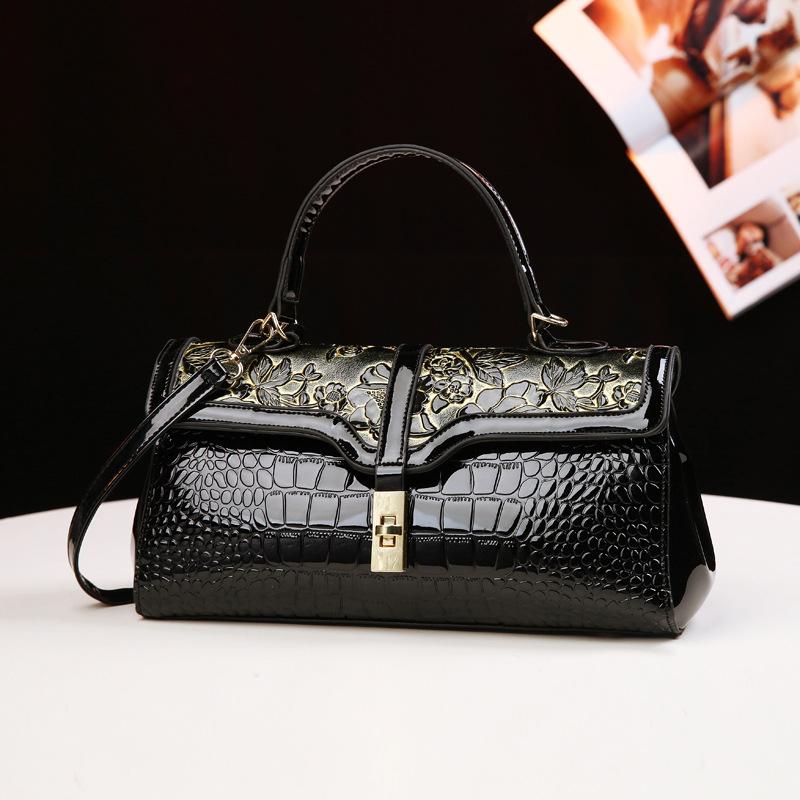 Яркая кожаная женская сумка с клапаном благородный тренд с принтом портативная сумка через плечо на одно плечо с несколькими отделениями сумка для мамы чёрный 3593₽