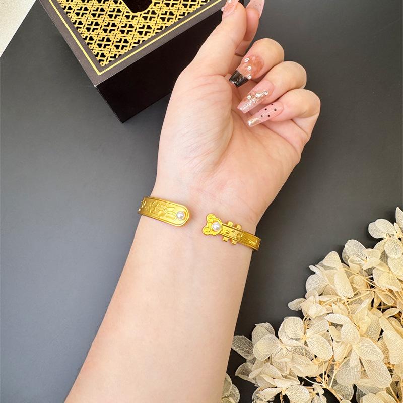 Niche Design Versatile Three-dimensional Pattern Pipa Open Jewelry Bracelet