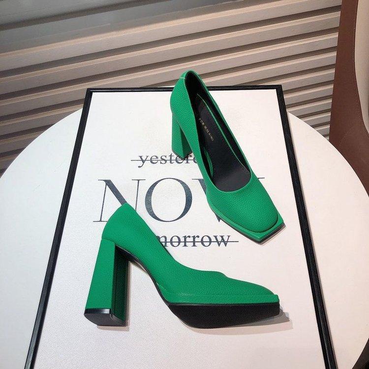 

2024 autumn new Korean version of fashion square head thick heel light mouth fashion single shoes one pedal casual high heels women 34 зелёный