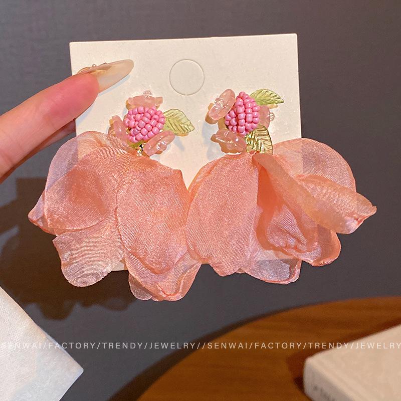 Super Fairy Pink Mesh Flower Earrings for Women, Suitable for Summer Stud Earrings, Atmosphere, Vacation Style, Sweet and Gentle Earrings